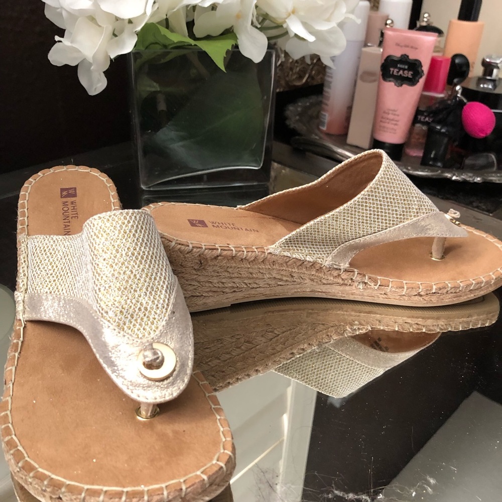 NWB Everyday slip ons
